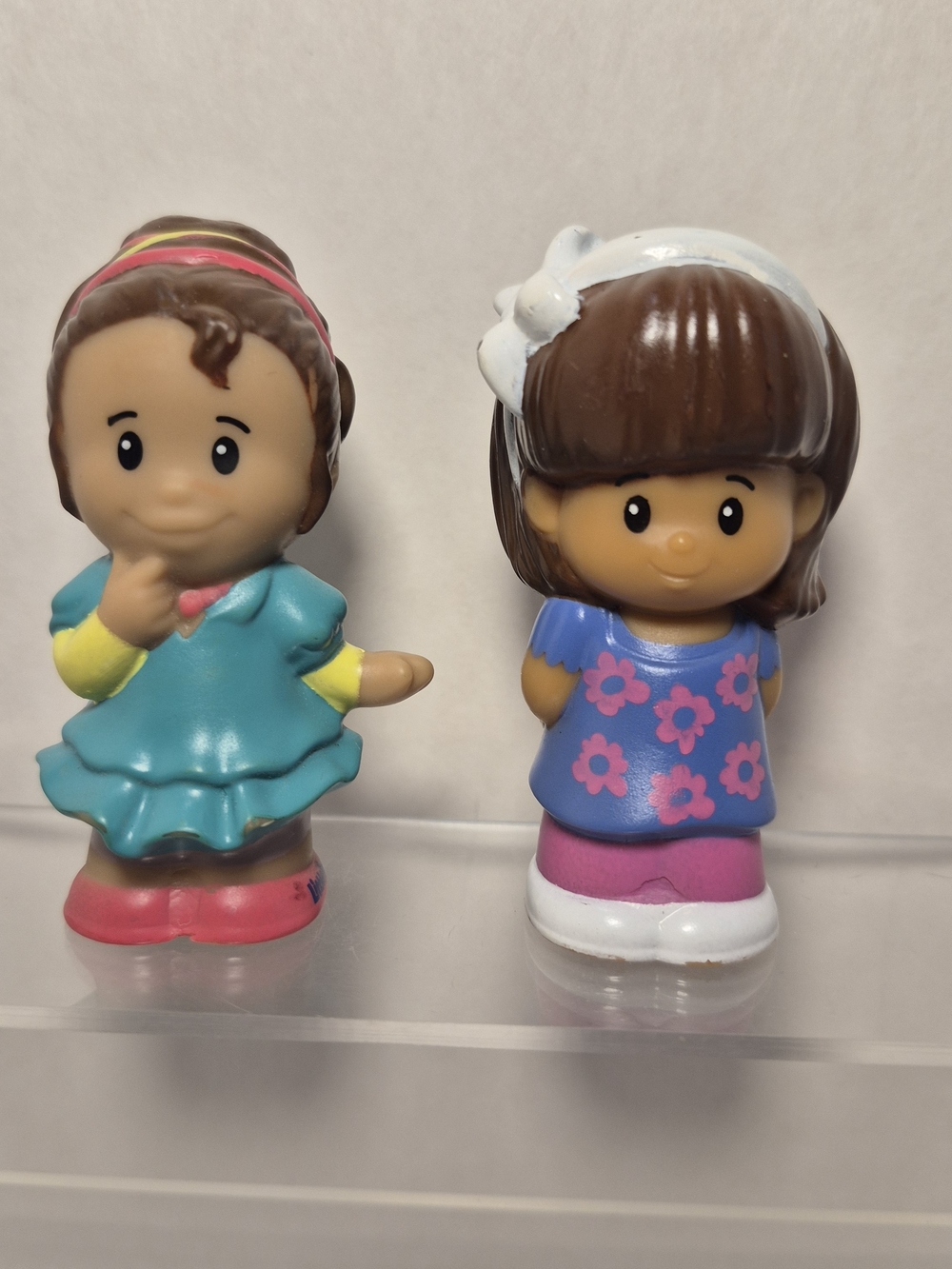 Fisher Price Little People Figures Mia & Tessa Musical School Preschool